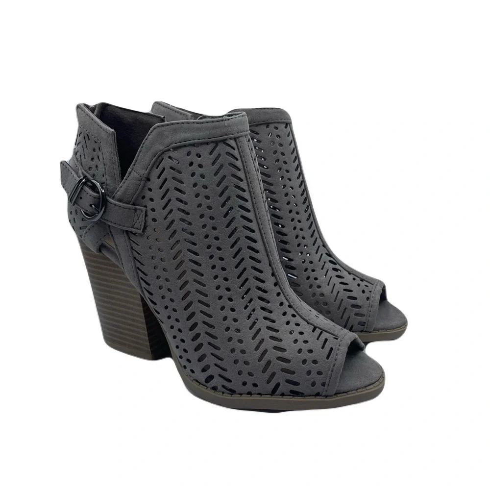 QUPID PEEP TOE BUCKLE HEELS